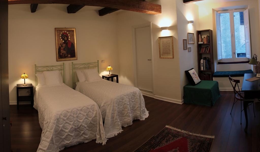 B&B Via Dell'Astrologo Cosenza Habitación foto