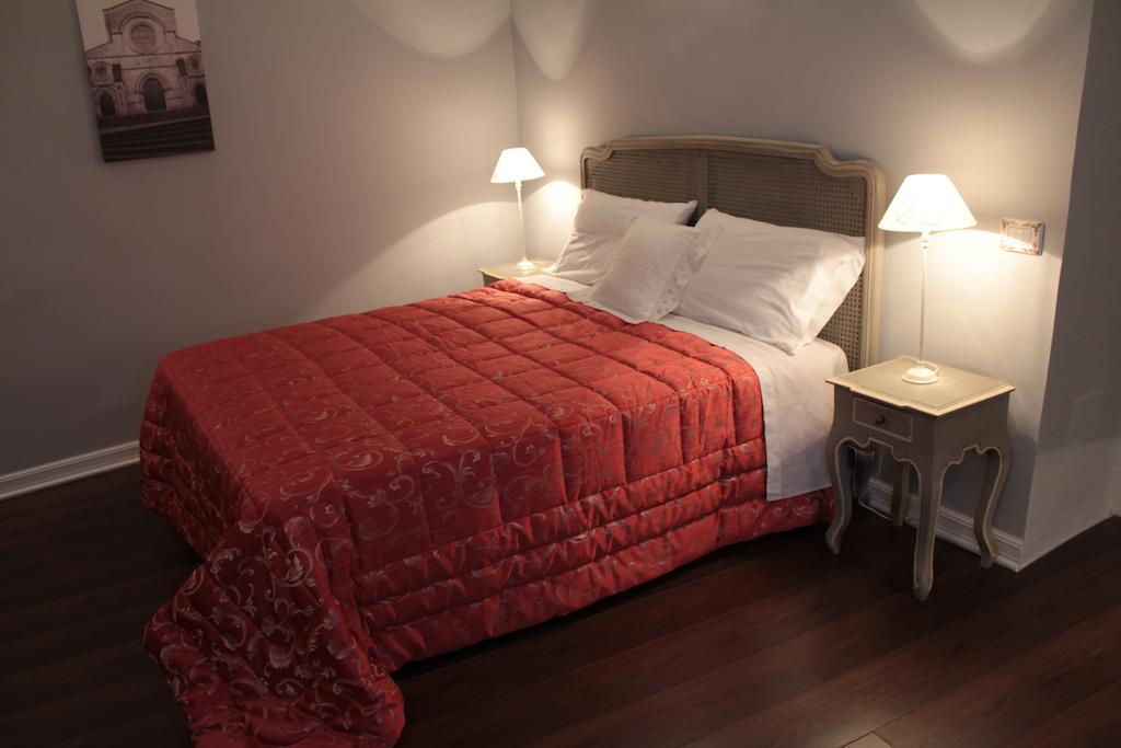 B&B Via Dell'Astrologo Cosenza Habitación foto